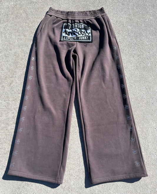 Fashion Advisory Sweat Pants